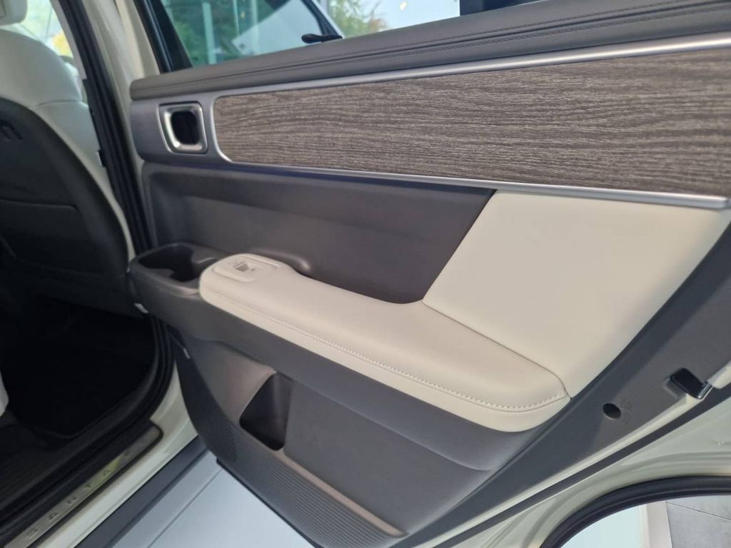 Hyundai SANTA FE 2025