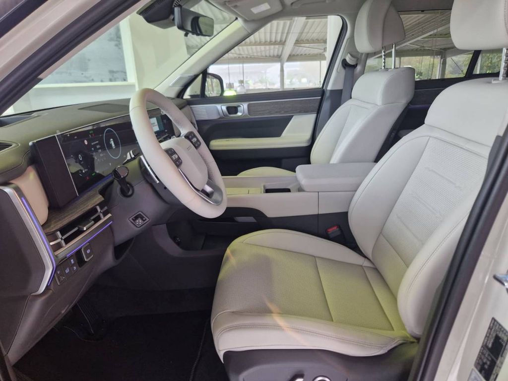 Hyundai SANTA FE 2025