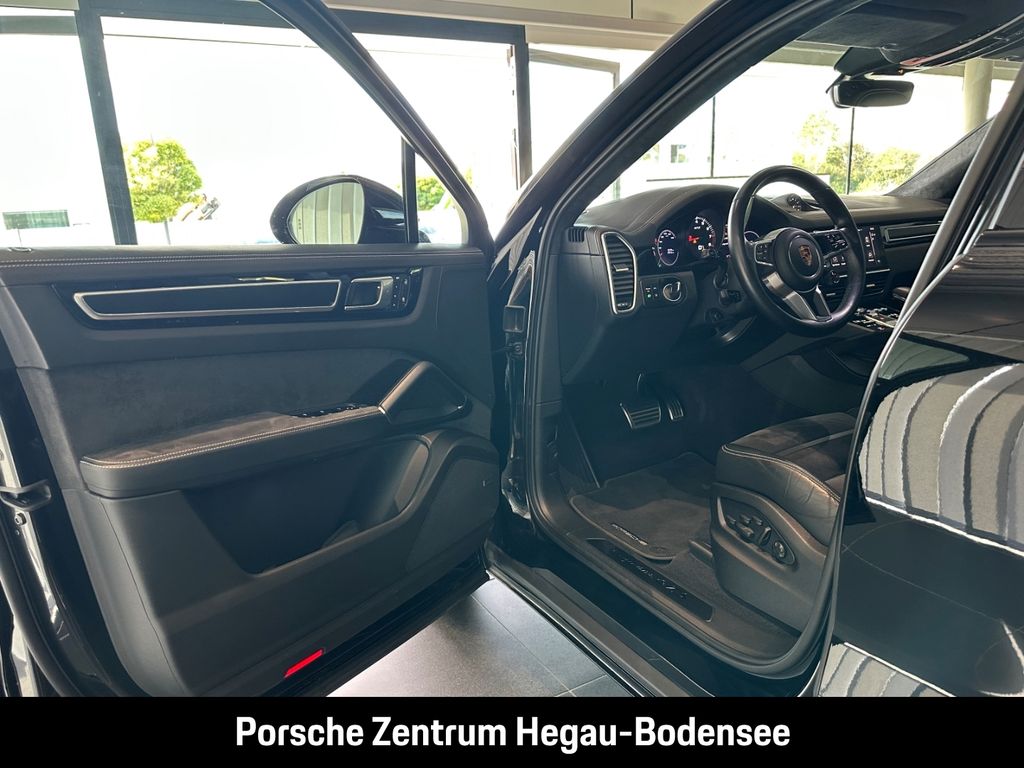 Porsche Cayenne 2022