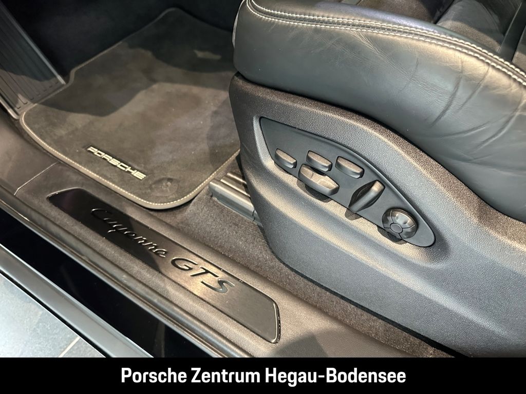 Porsche Cayenne 2022