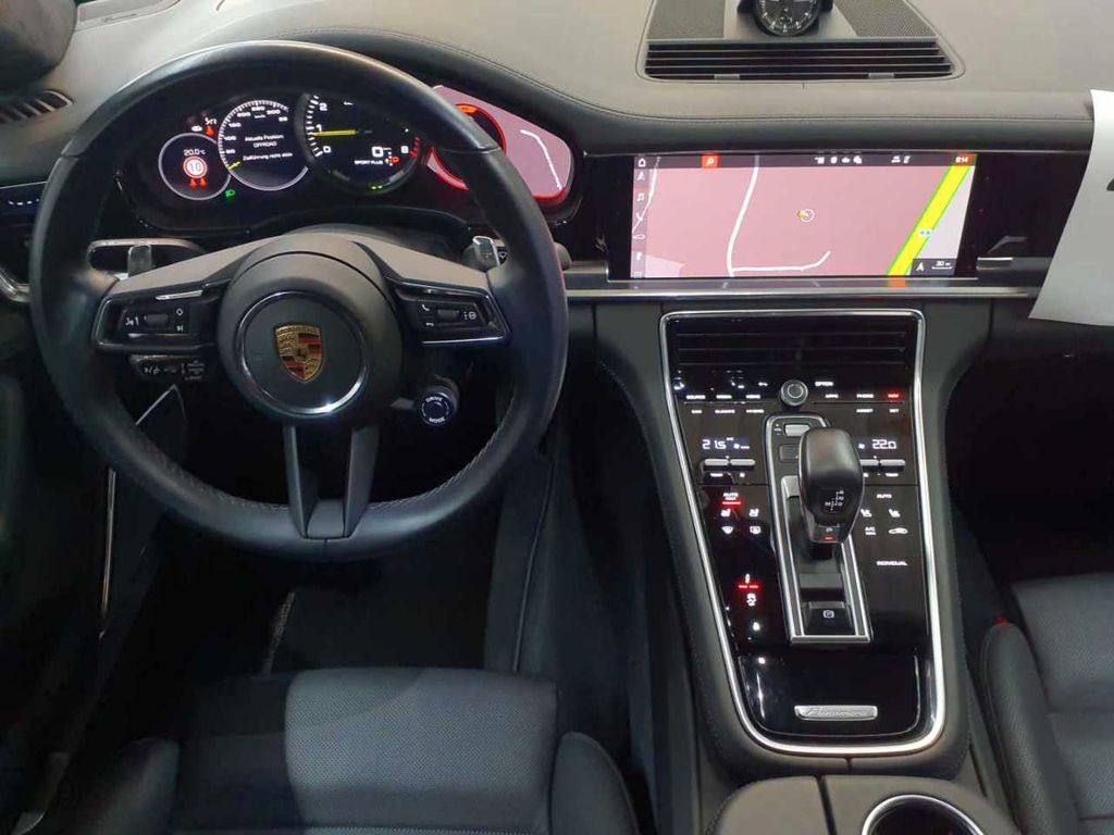 Porsche Panamera 2021