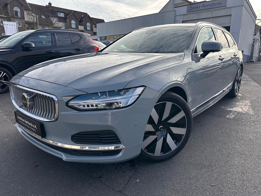 Volvo V90 2025