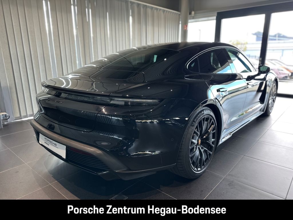 Porsche Taycan 2023