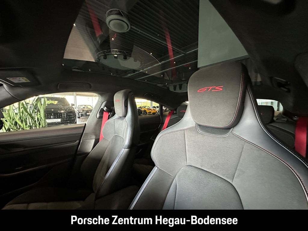 Porsche Taycan 2023