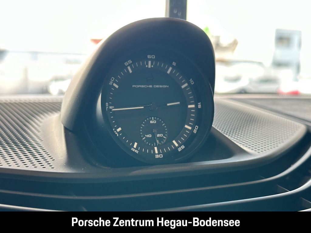 Porsche Taycan 2023