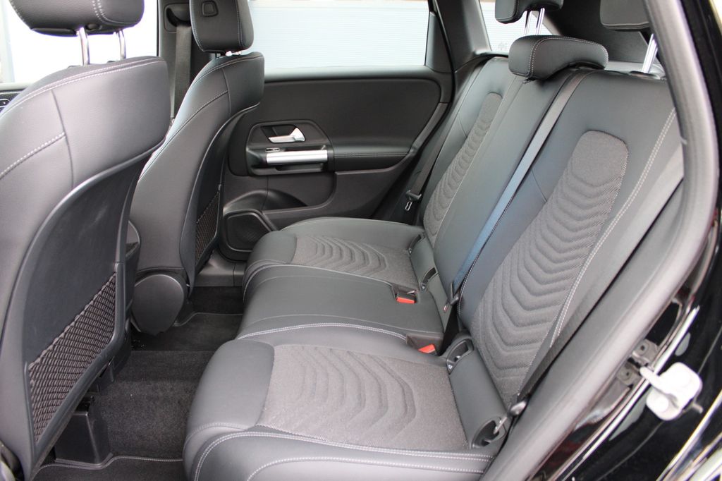 Mercedes-Benz B 200 2024