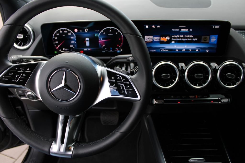 Mercedes-Benz B 200 2024