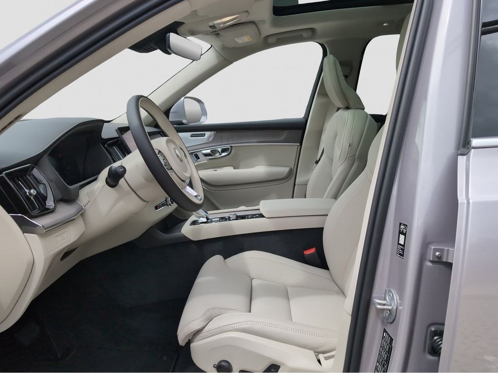 Volvo XC90 2025
