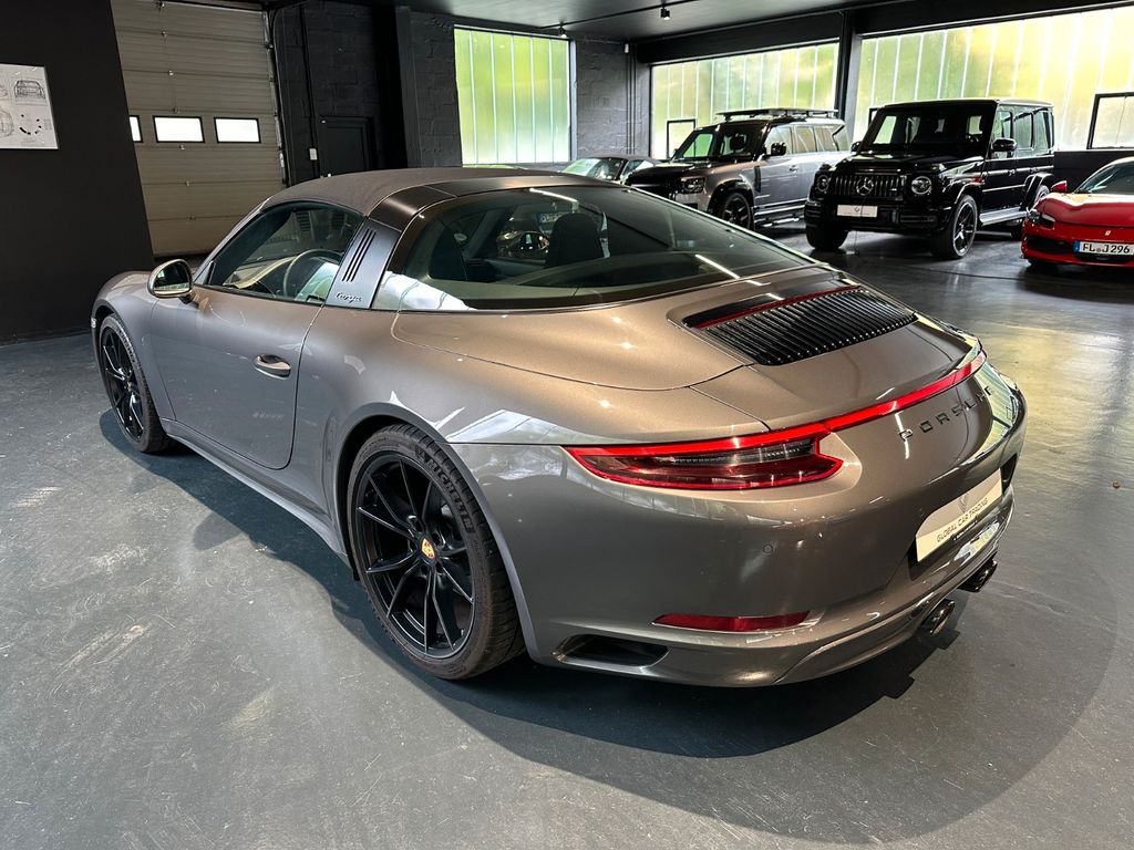 Porsche 911 2018