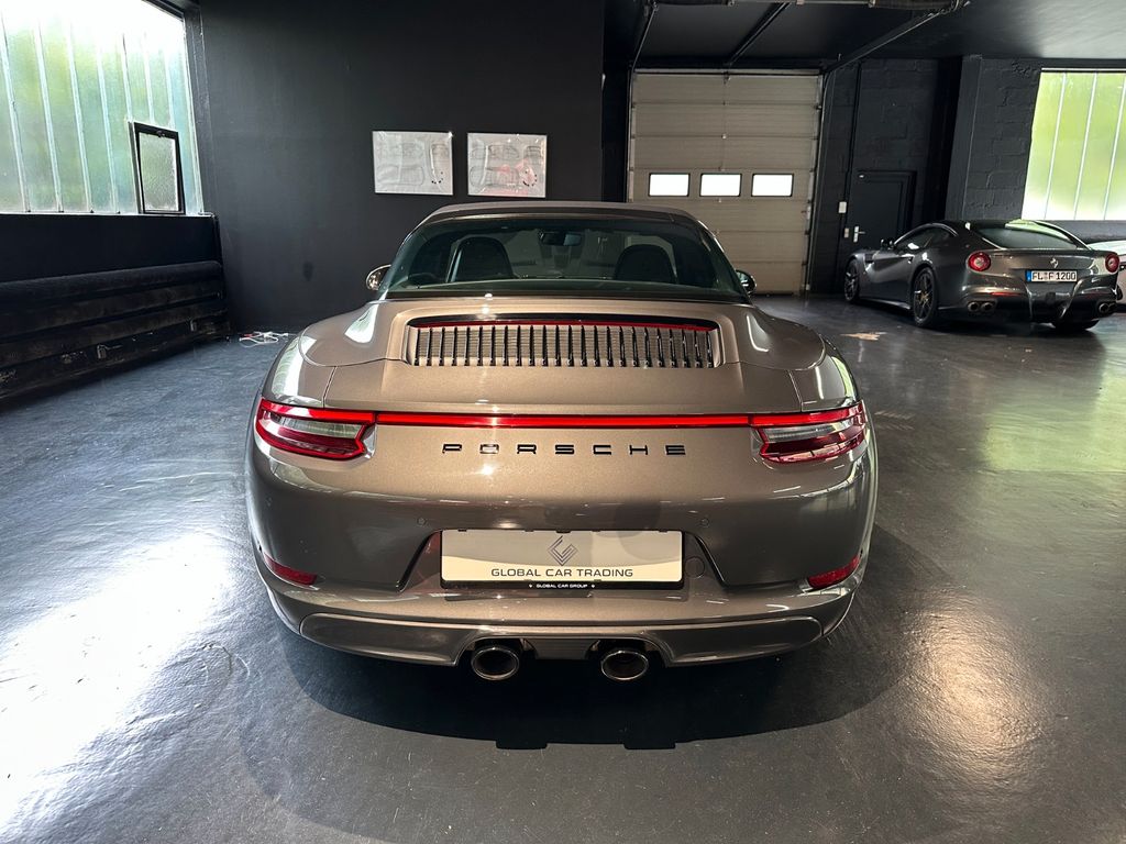 Porsche 911 2018