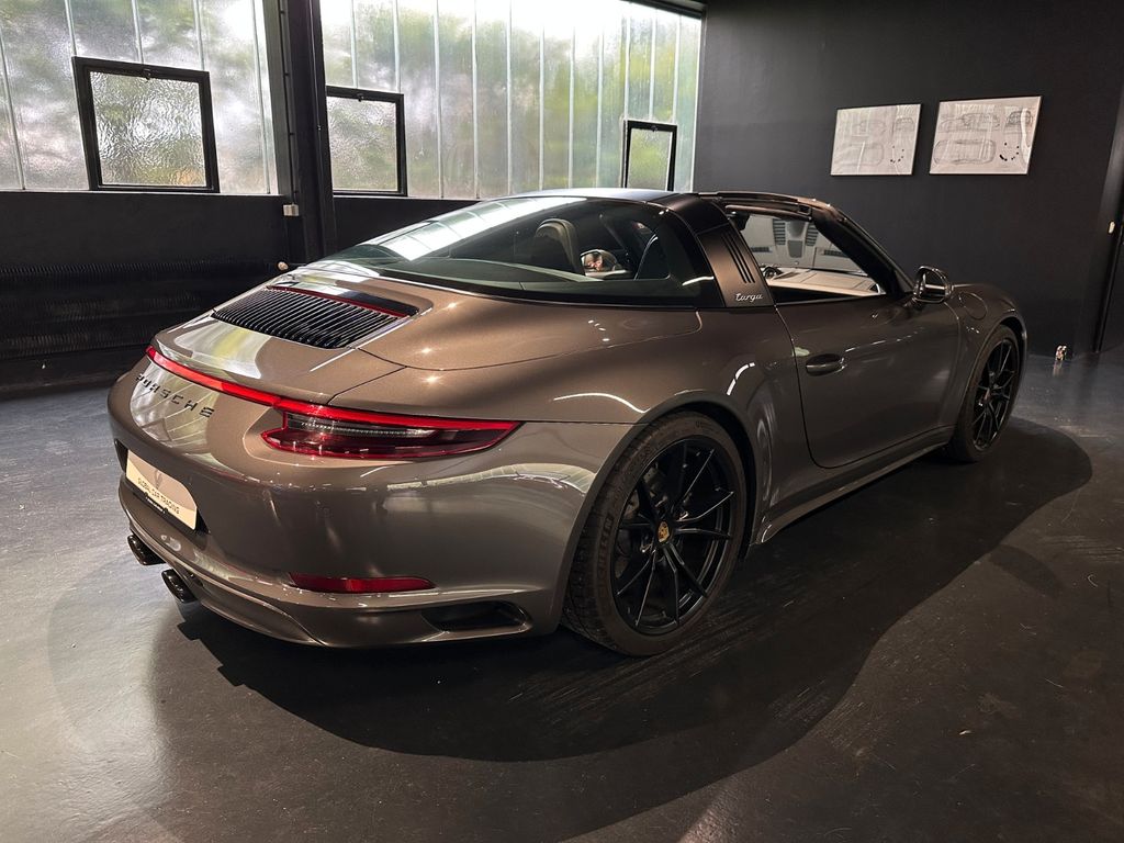 Porsche 911 2018