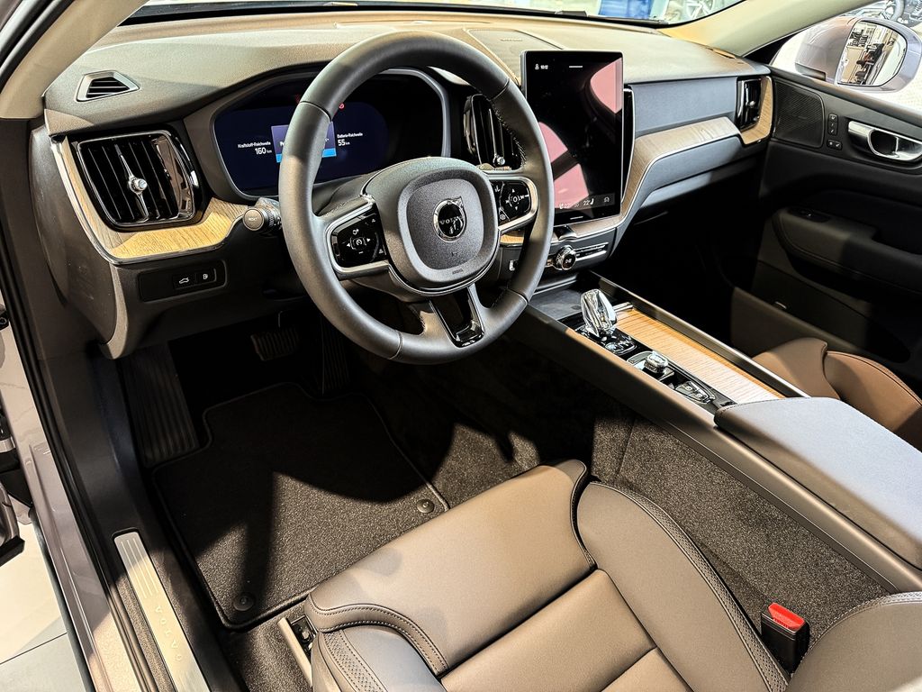 Volvo XC60 2025