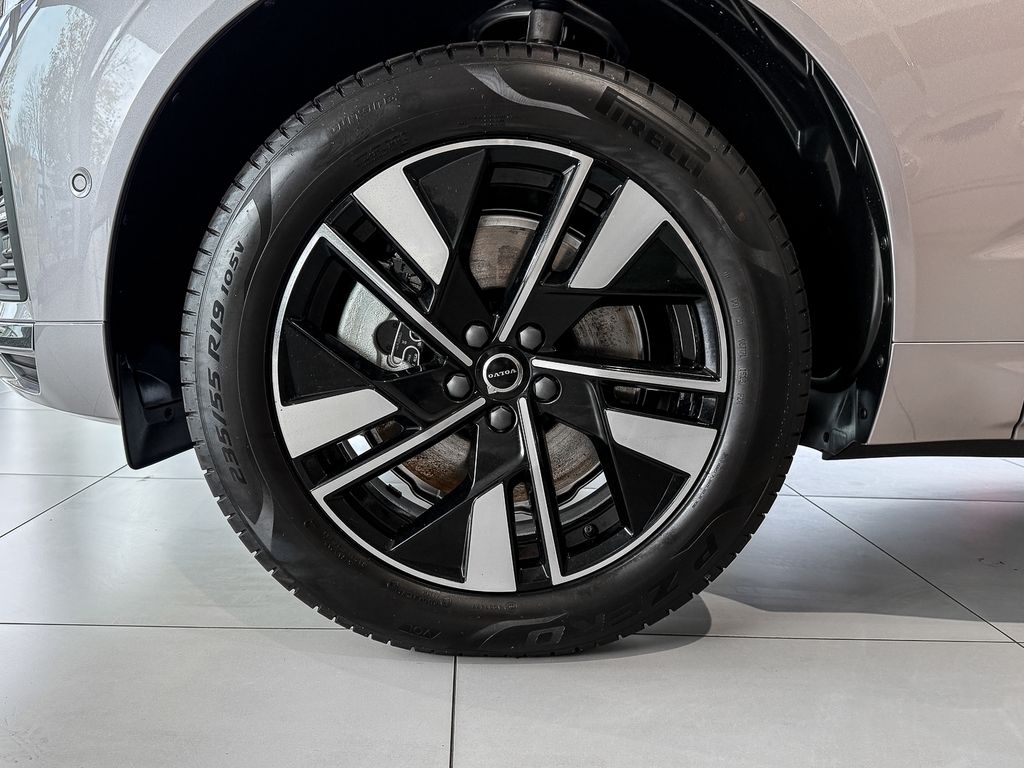 Volvo XC60 2025