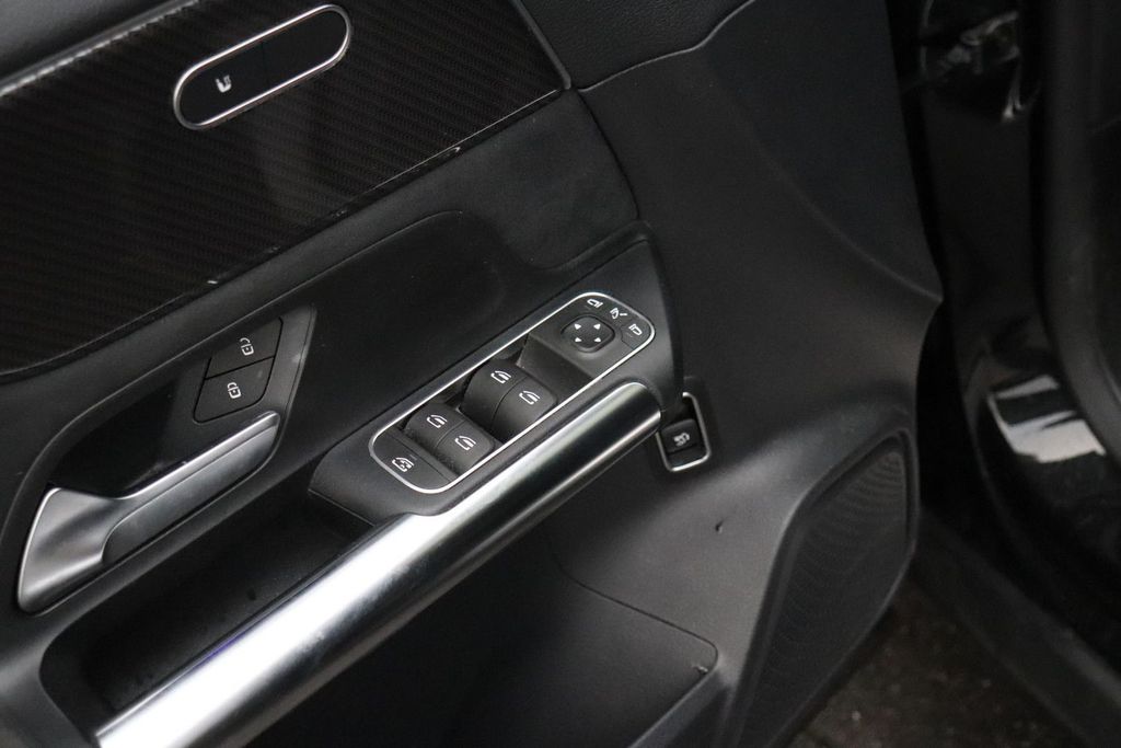 Mercedes-Benz GLA 180 2022