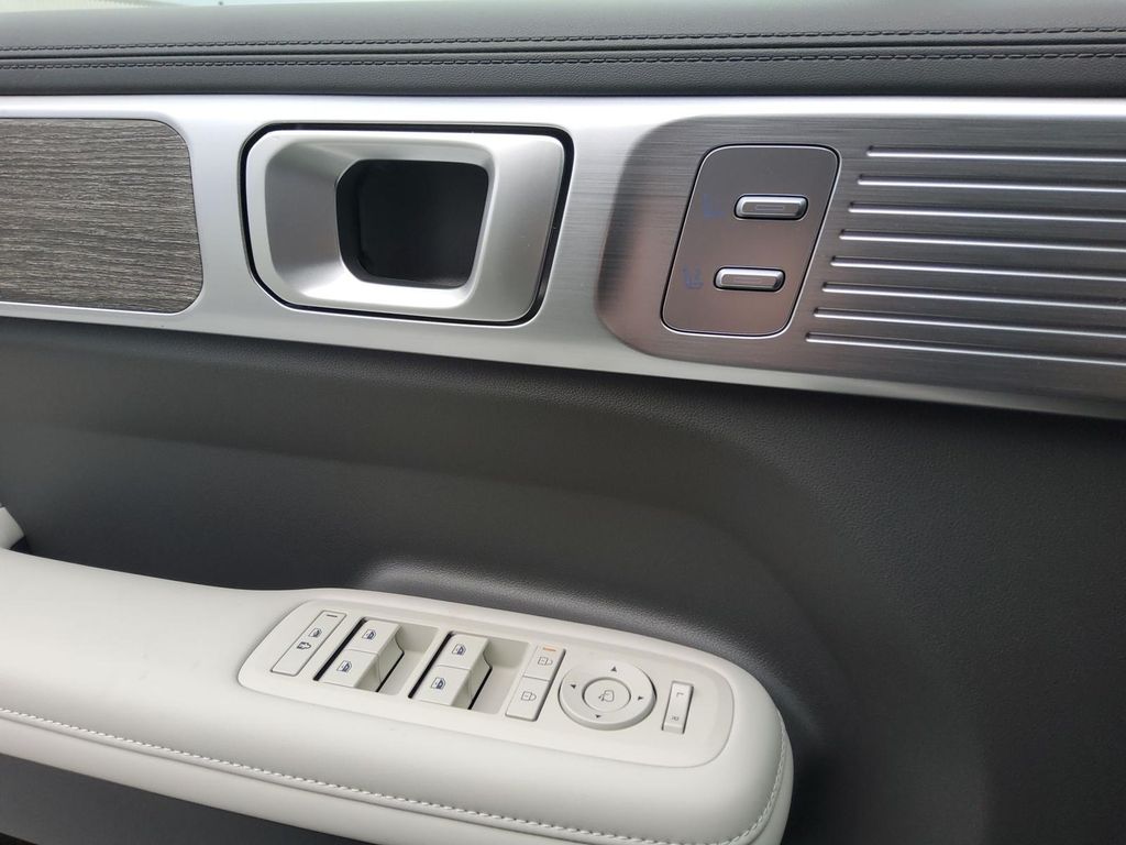 Hyundai SANTA FE 2025