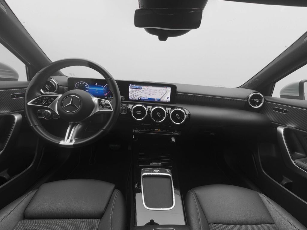 Mercedes-Benz A 180 2024