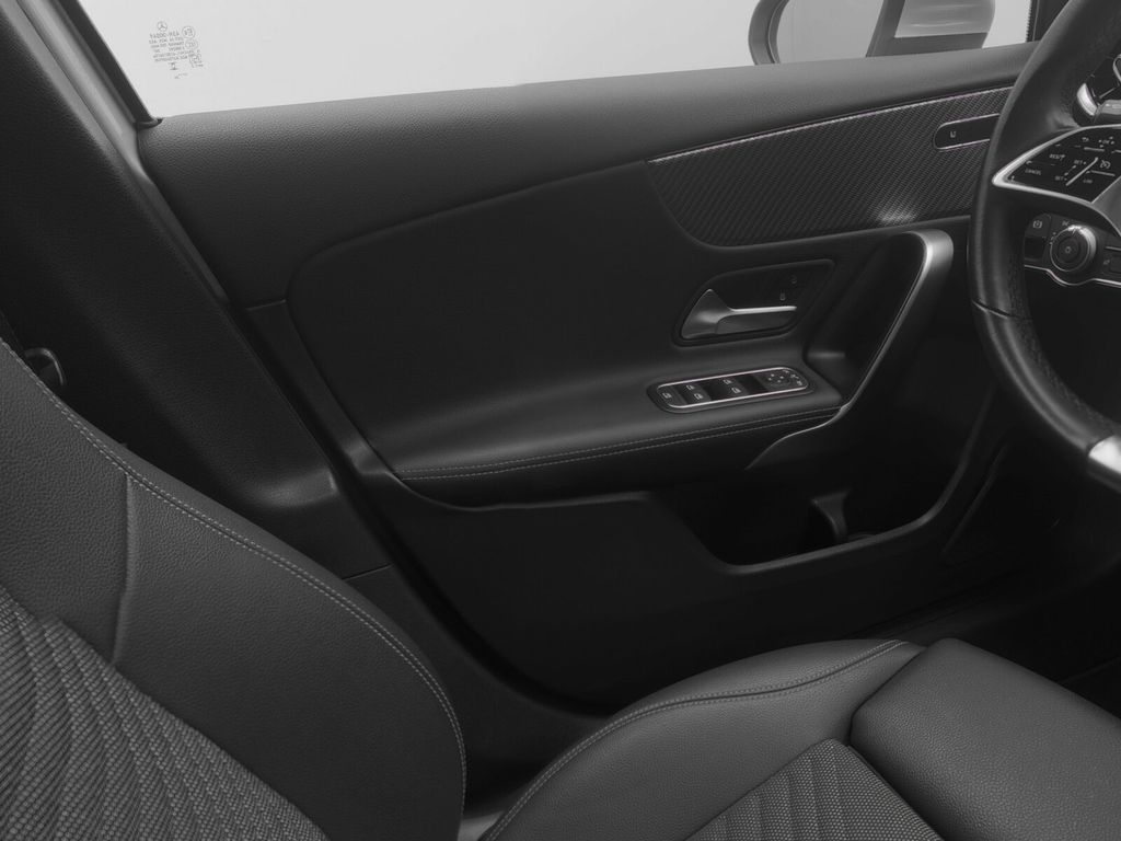 Mercedes-Benz A 180 2024