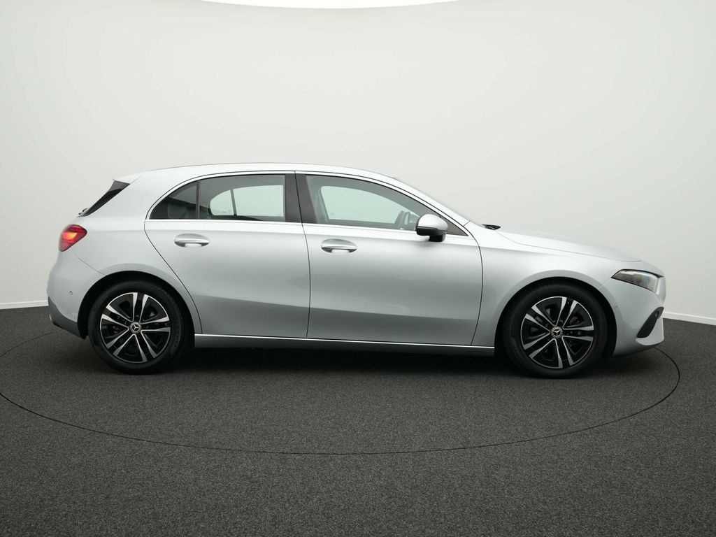 Mercedes-Benz A 180 2024