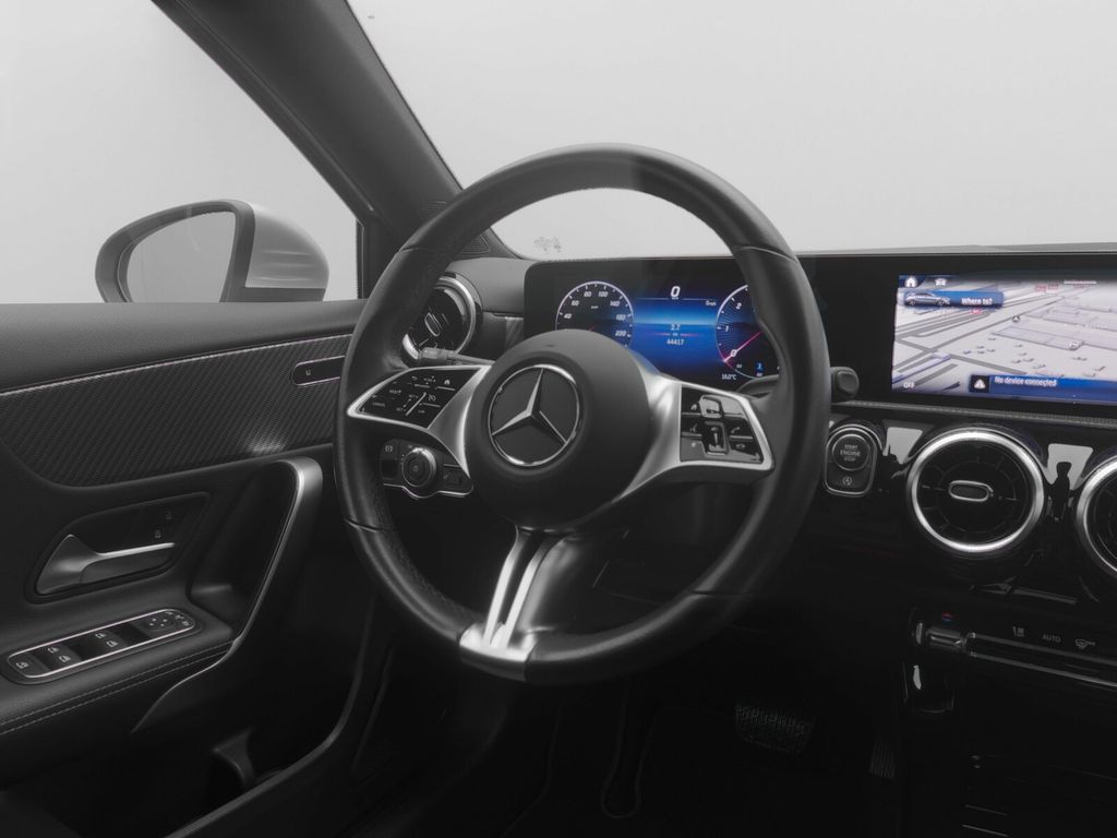 Mercedes-Benz A 180 2024