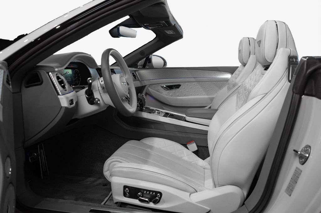 Bentley Continental GTC 2022