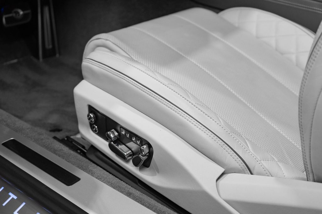 Bentley Continental GTC 2022