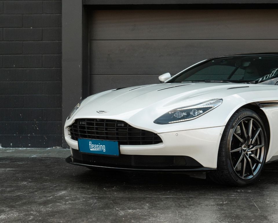 Aston Martin DB11 2016