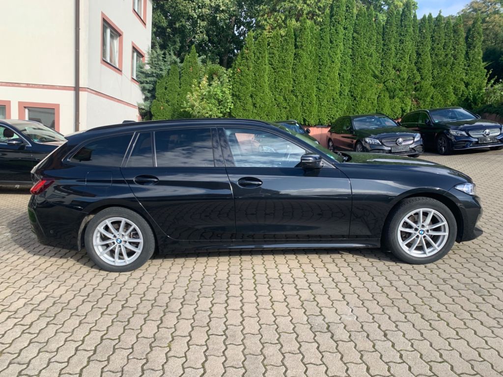 BMW 318 2022