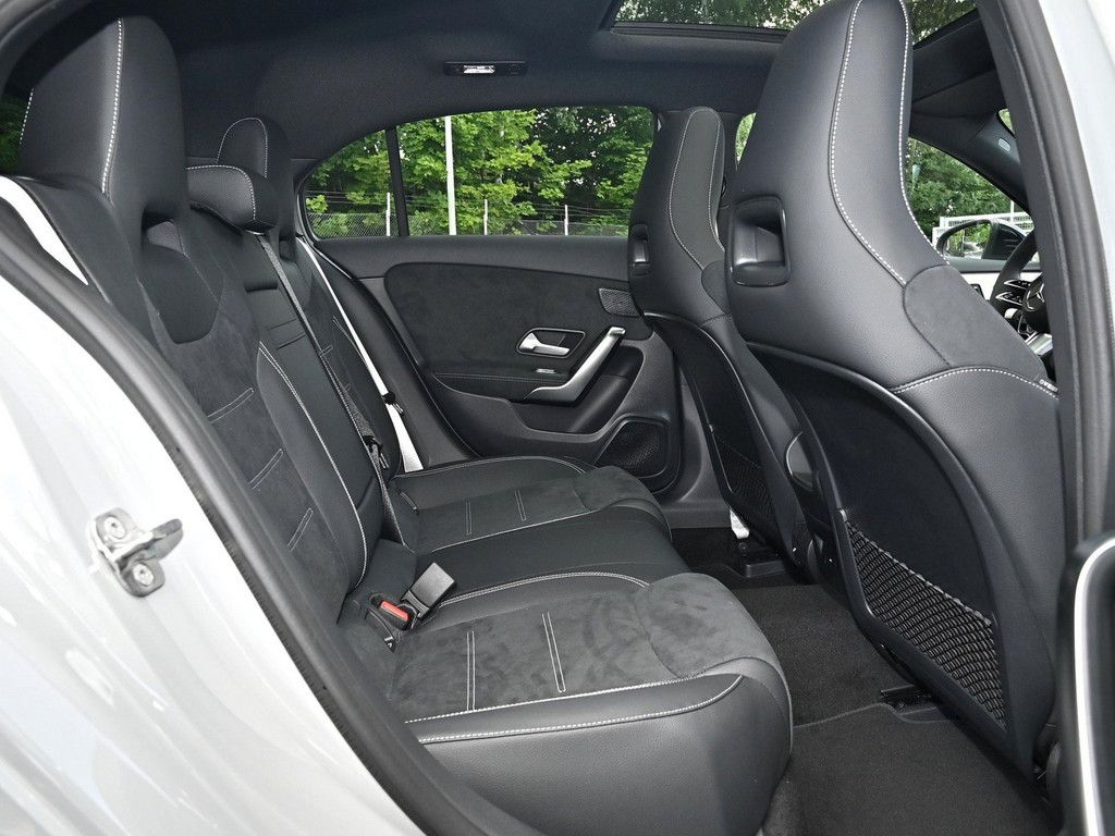 Mercedes-Benz A 200 2025