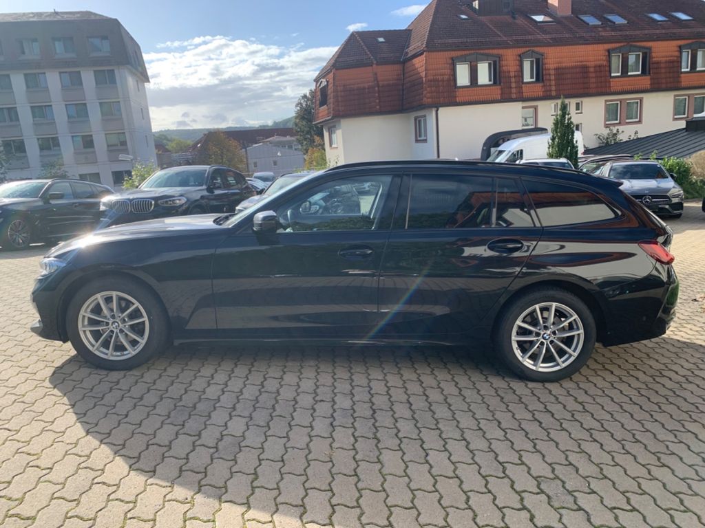 BMW 318 2022
