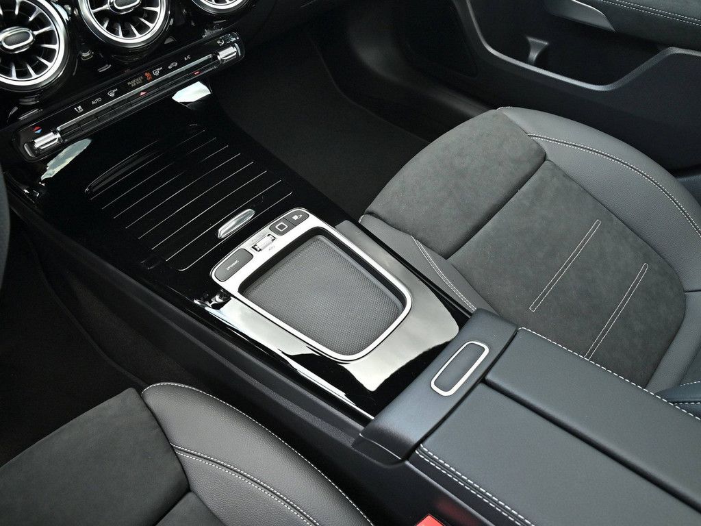 Mercedes-Benz A 200 2025