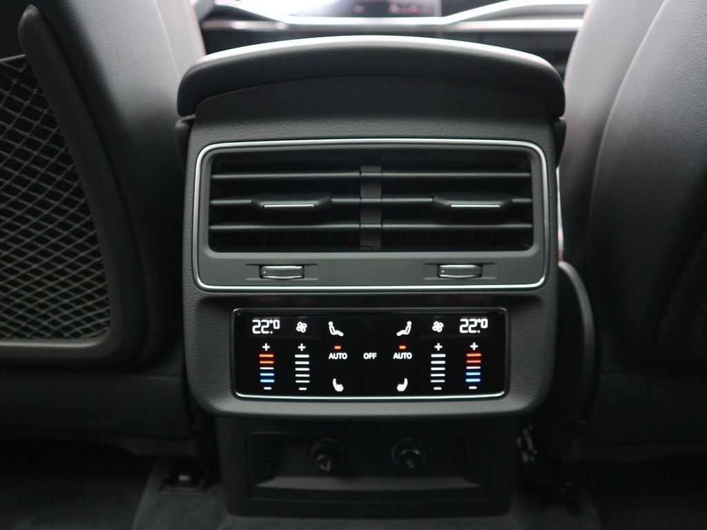 Audi SQ7 2025