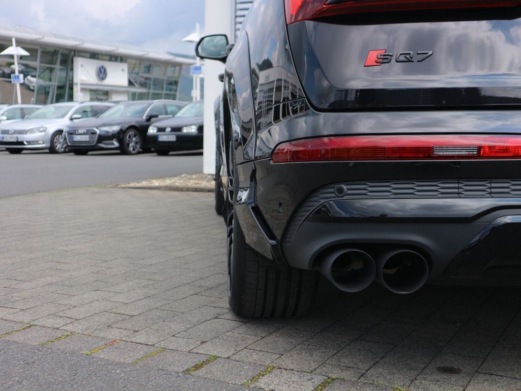 Audi SQ7 2025