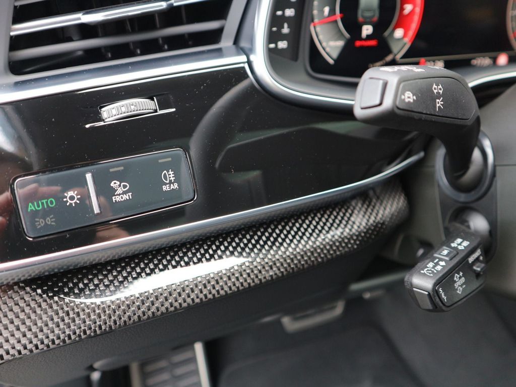 Audi SQ7 2025
