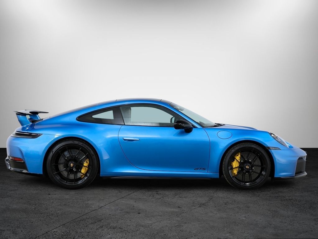 Porsche 992 2025