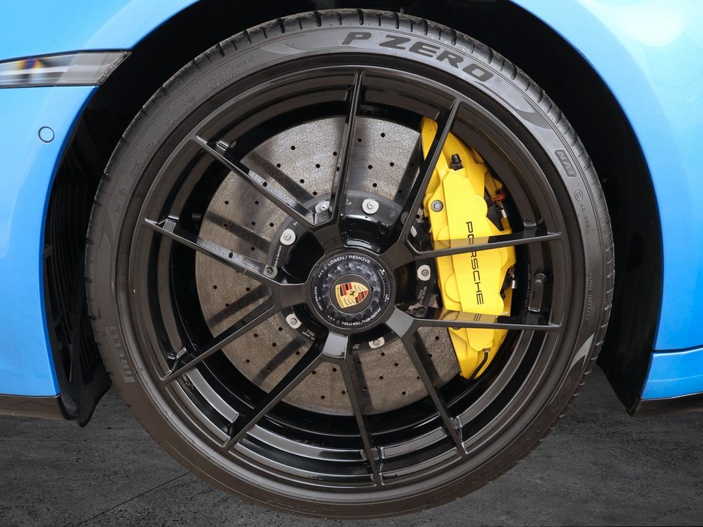 Porsche 992 2025
