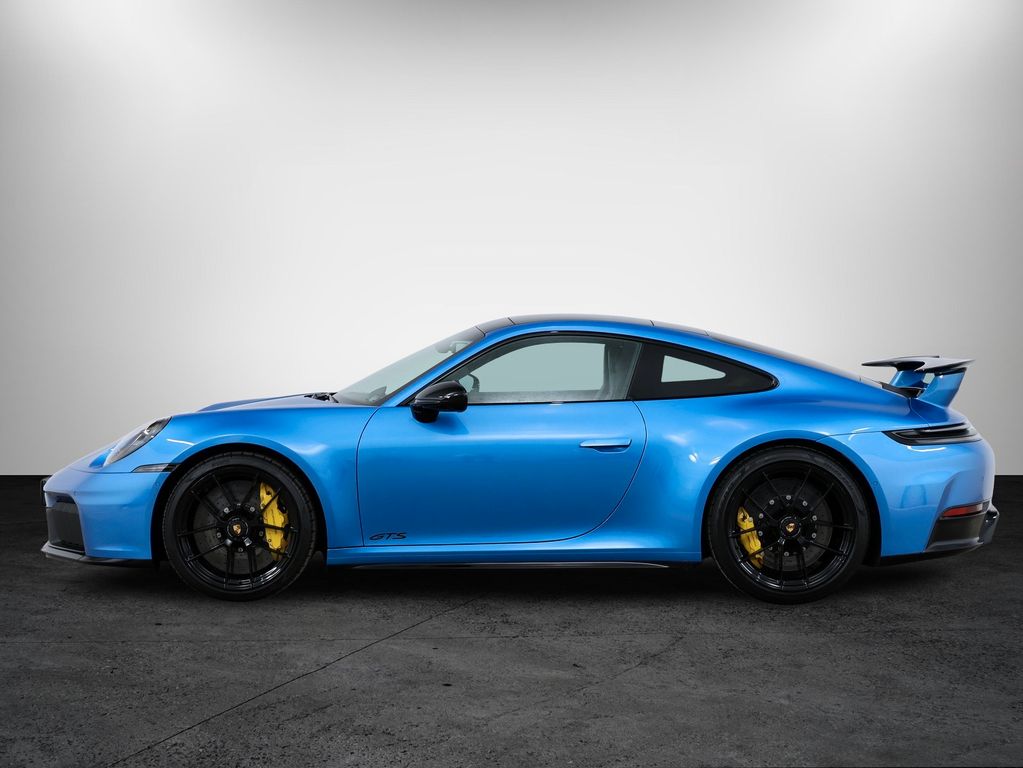 Porsche 992 2025