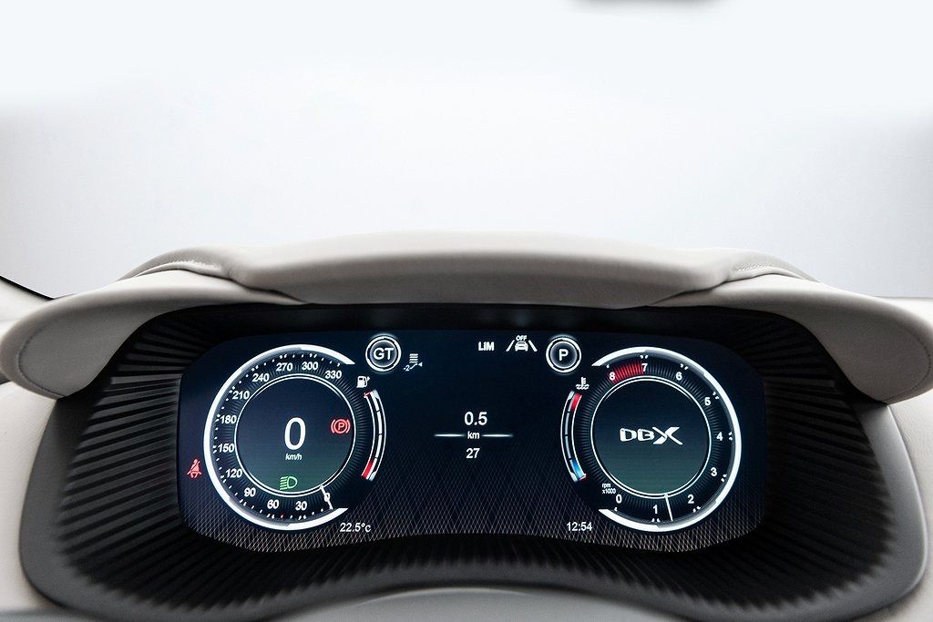 Aston Martin DBX 2024