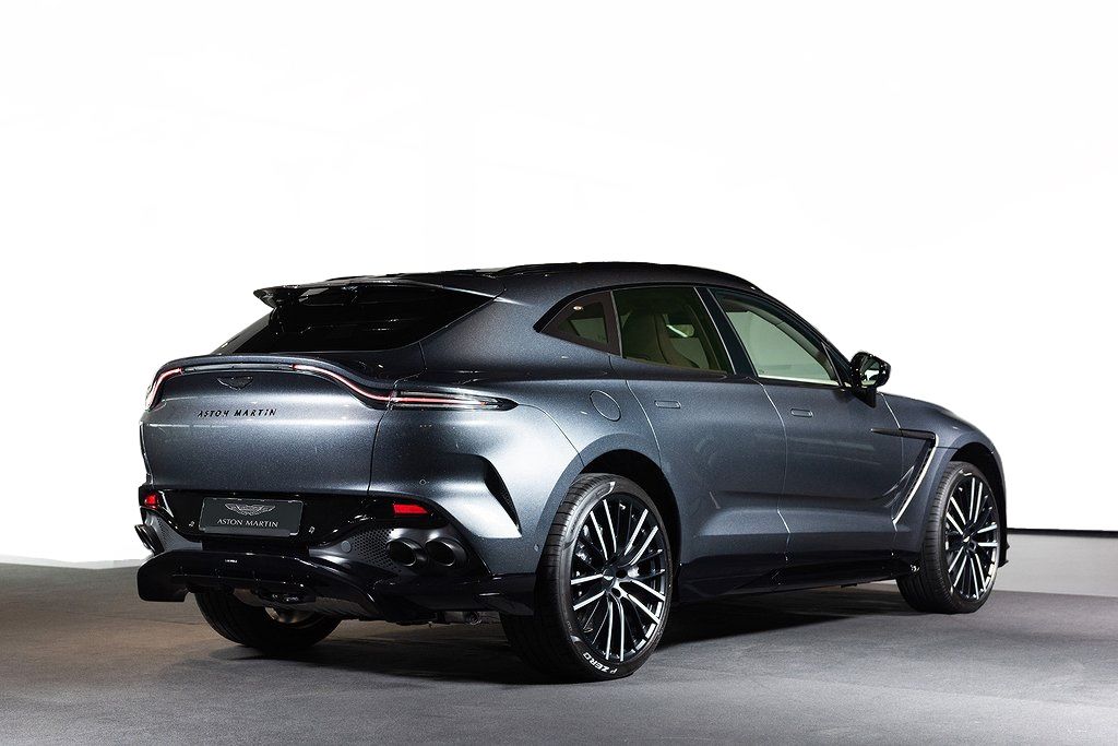 Aston Martin DBX 2024