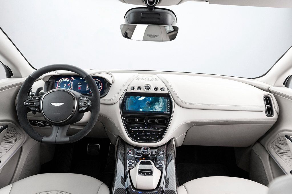 Aston Martin DBX 2024