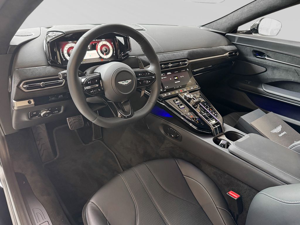 Aston Martin V8 Vantage 2025