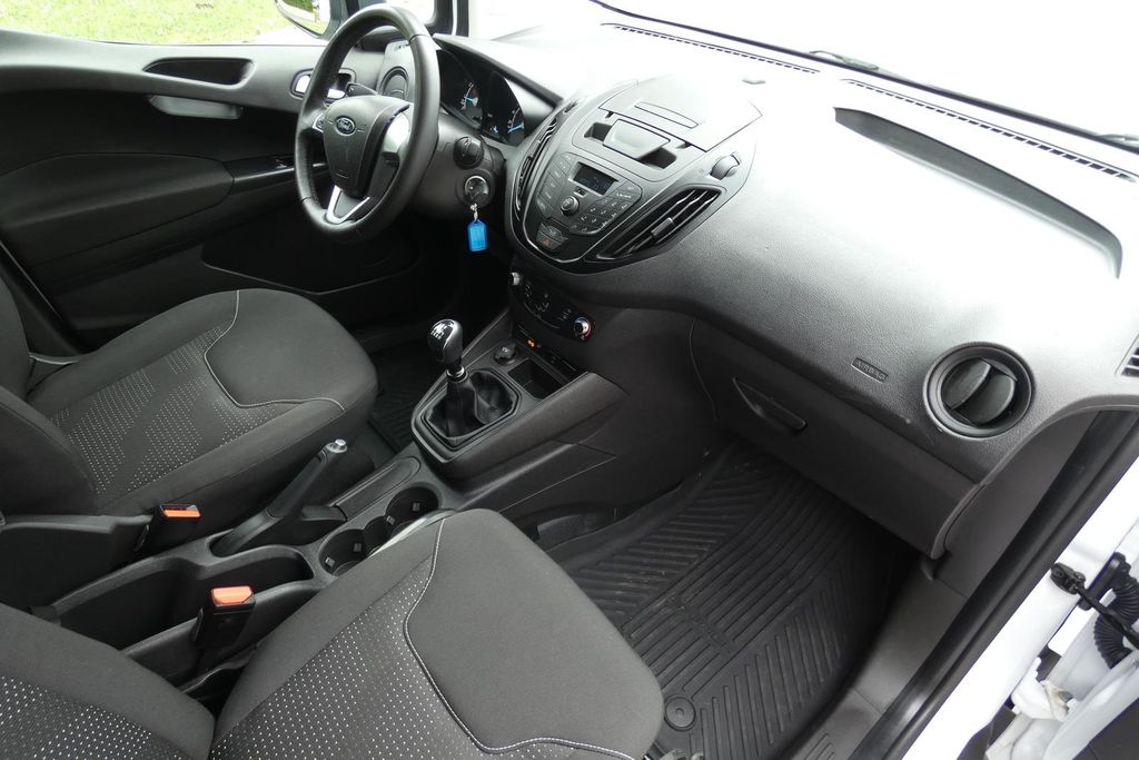 Ford Transit Courier 2022