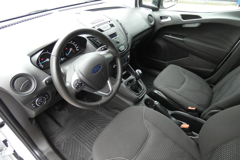 Ford Transit Courier 2022