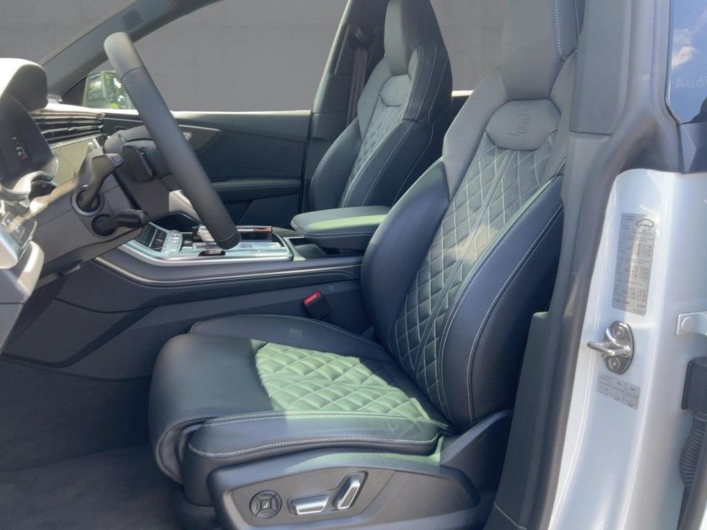 Audi SQ8 2024