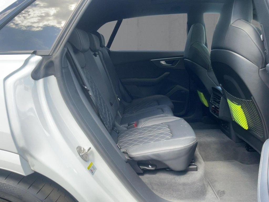 Audi SQ8 2024