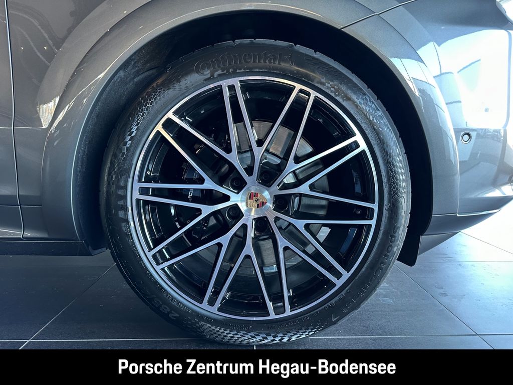 Porsche Cayenne 2025