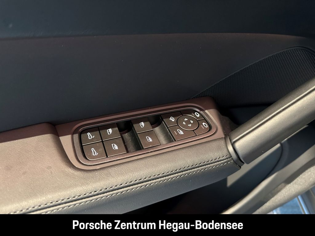 Porsche Cayenne 2025