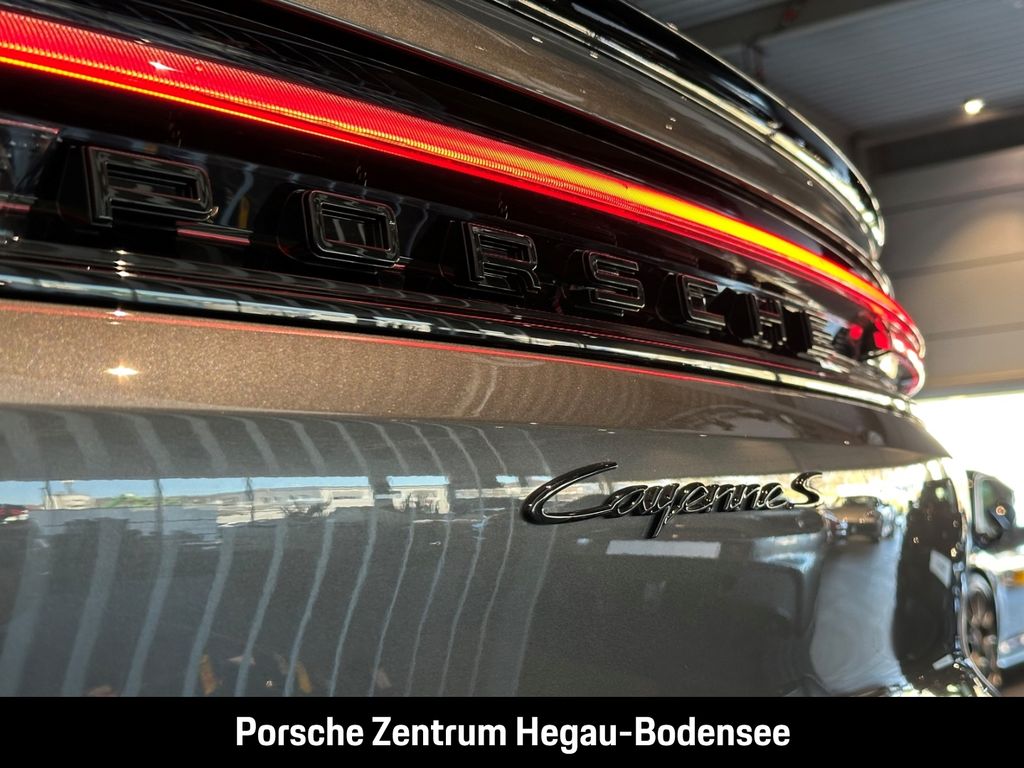 Porsche Cayenne 2025