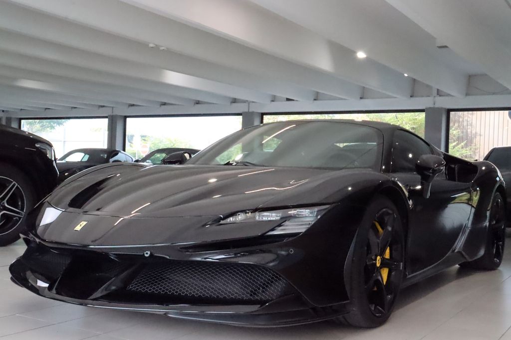 Ferrari SF90 2023