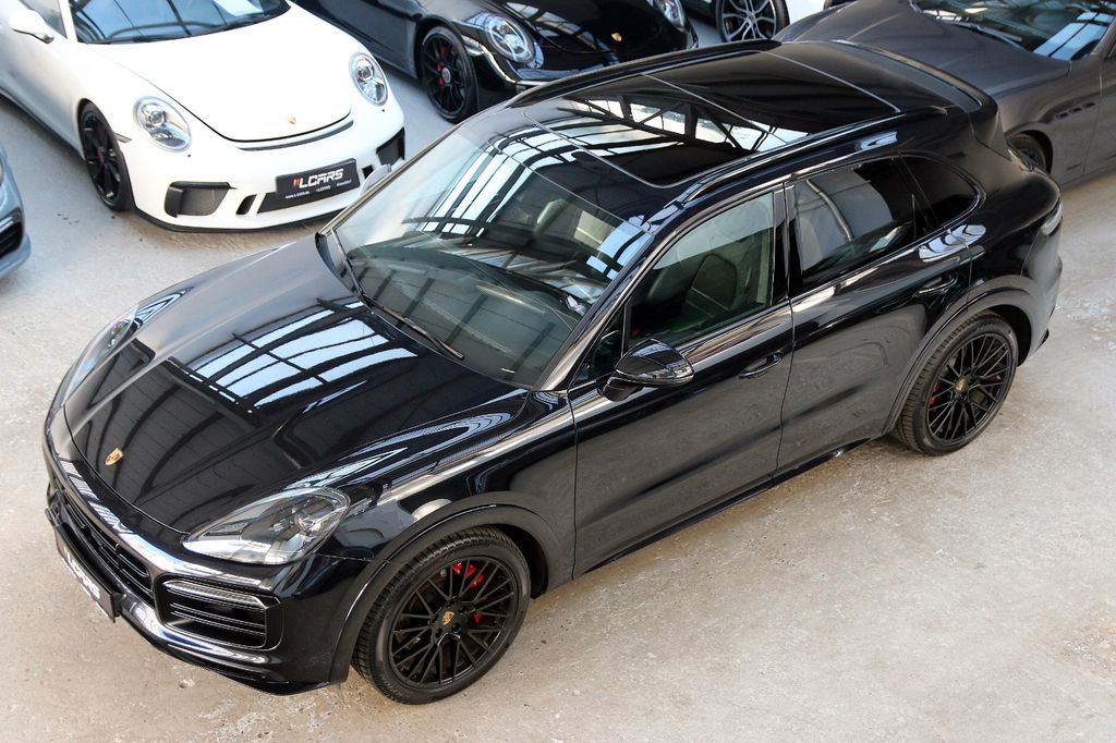 Porsche Cayenne 2021
