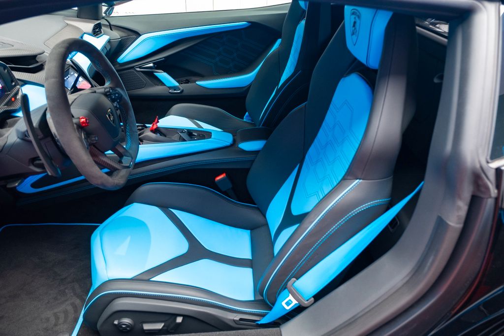 Lamborghini Revuelto